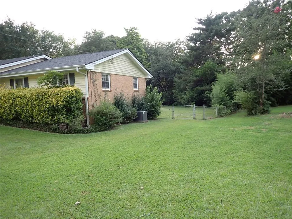 8295 Valley Stream Drive Jonesboro, GA 30236