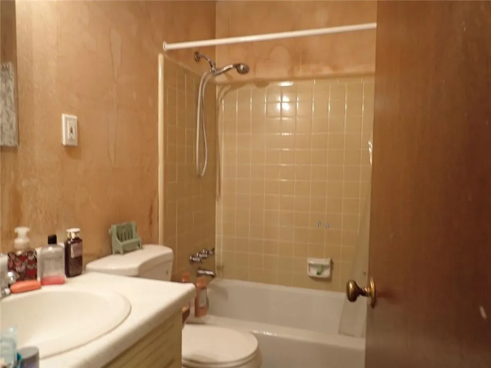 8295 Valley Stream Drive Jonesboro, GA 30236