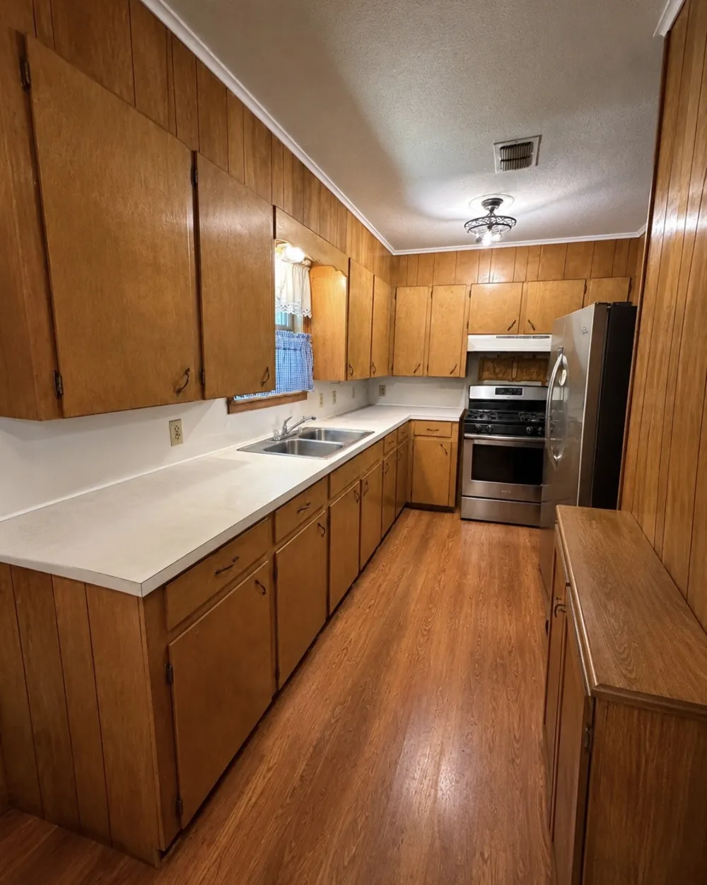 803 Spring Street Springhill, LA 71075