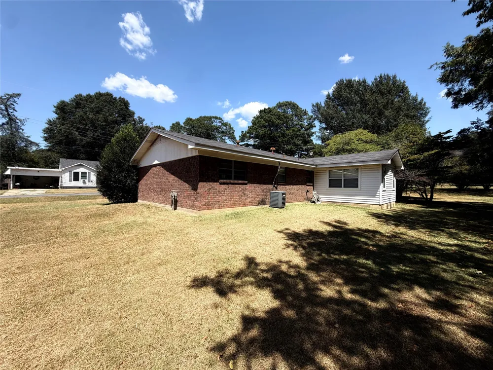 803 Spring Street Springhill, LA 71075