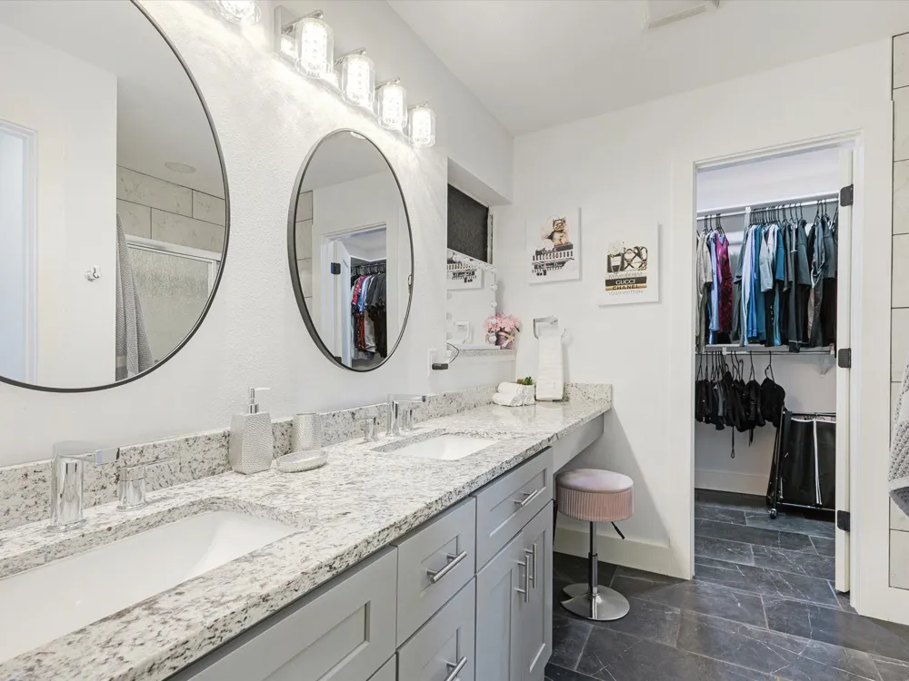 936 Elmwood Drive Lewisville, TX 75067