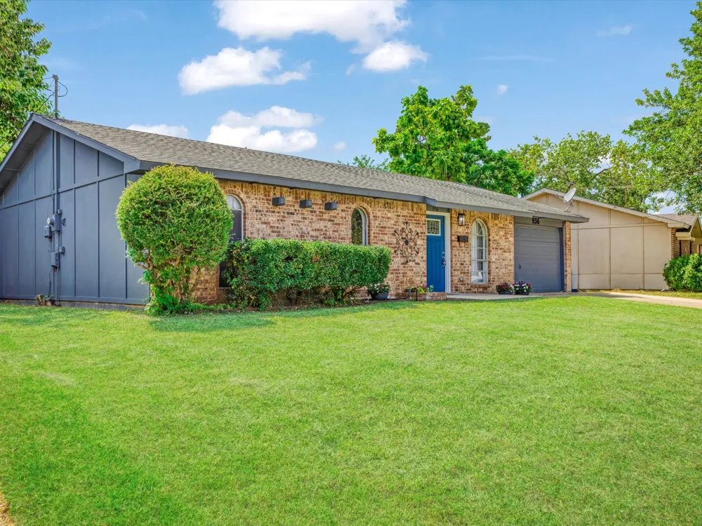 936 Elmwood Drive Lewisville, TX 75067