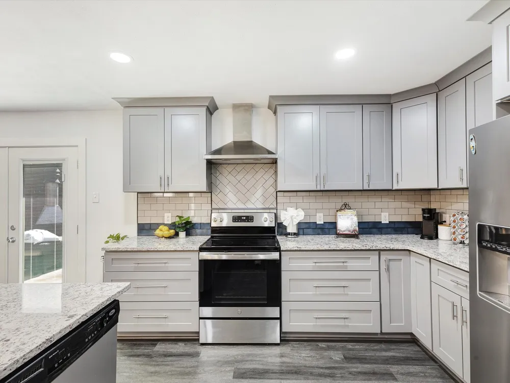 936 Elmwood Drive Lewisville, TX 75067