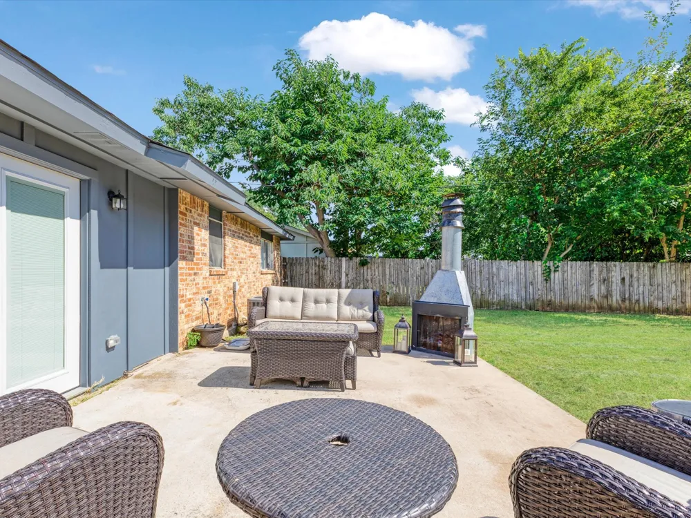 936 Elmwood Drive Lewisville, TX 75067