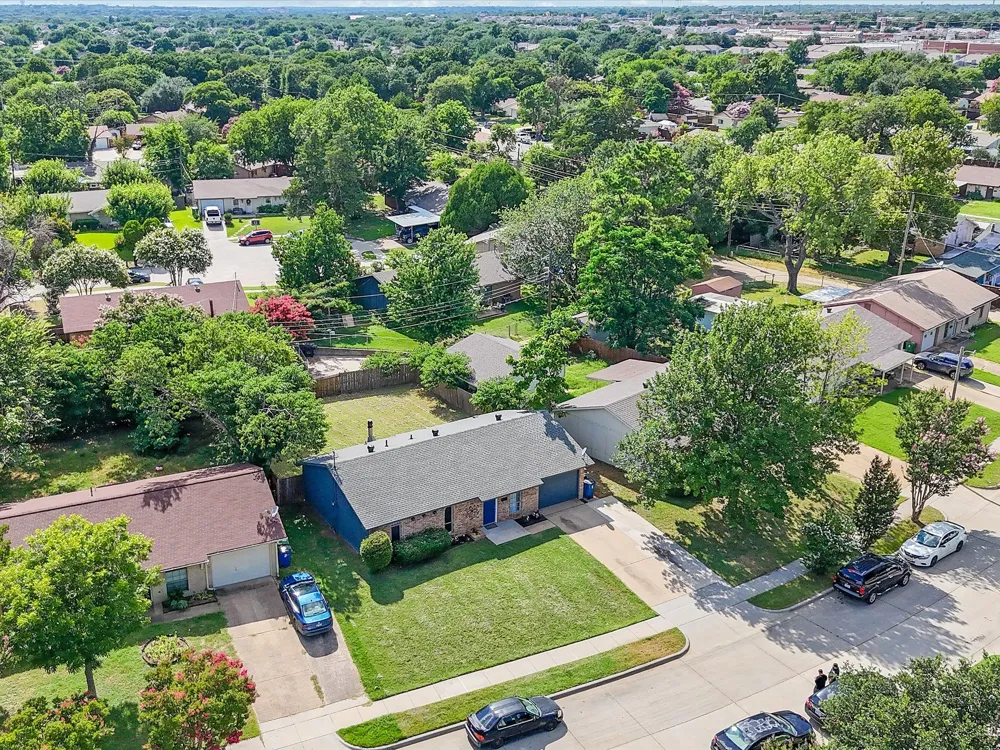 936 Elmwood Drive Lewisville, TX 75067