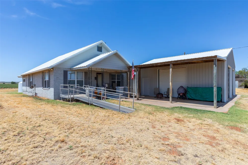 136 County Road 428 Sweetwater, TX 79556