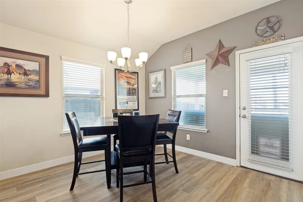 1412 St Johns Drive Van Alstyne, TX 75495