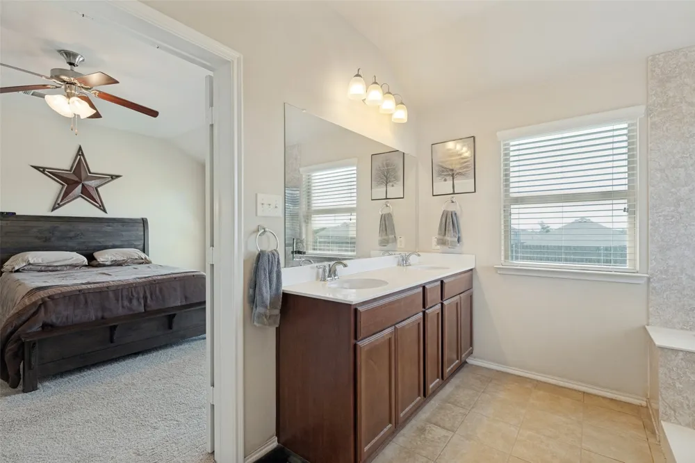 1412 St Johns Drive Van Alstyne, TX 75495