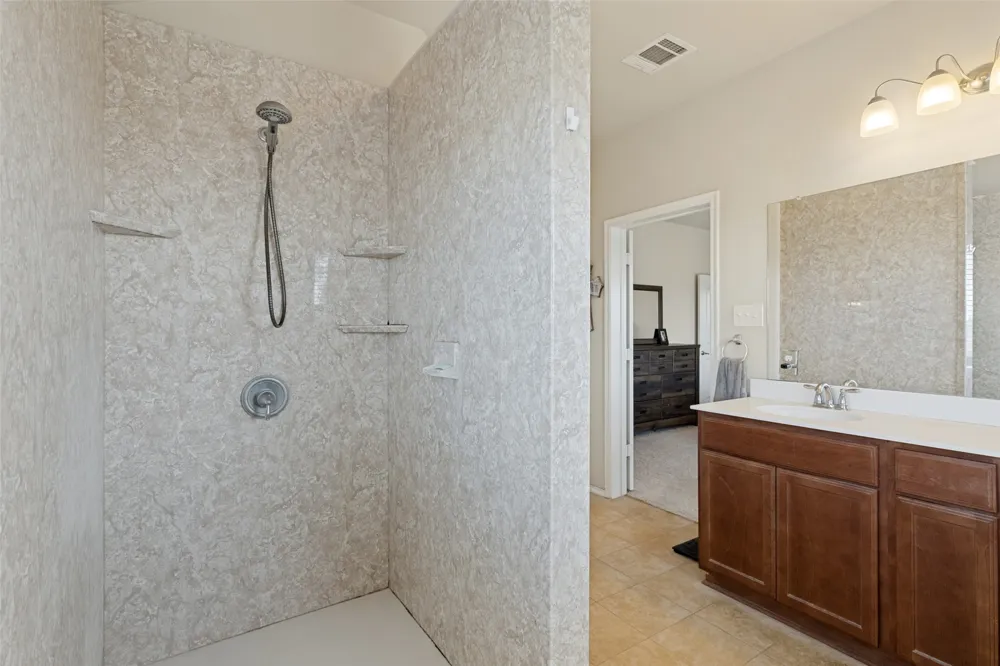 1412 St Johns Drive Van Alstyne, TX 75495