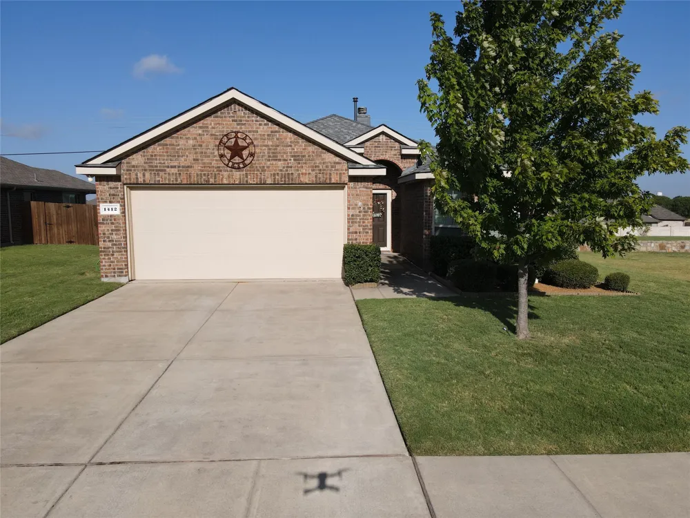 1412 St Johns Drive Van Alstyne, TX 75495