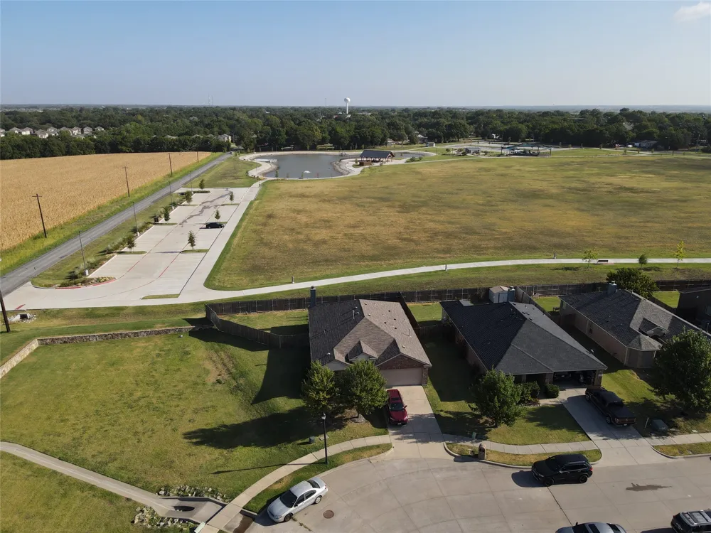 1412 St Johns Drive Van Alstyne, TX 75495