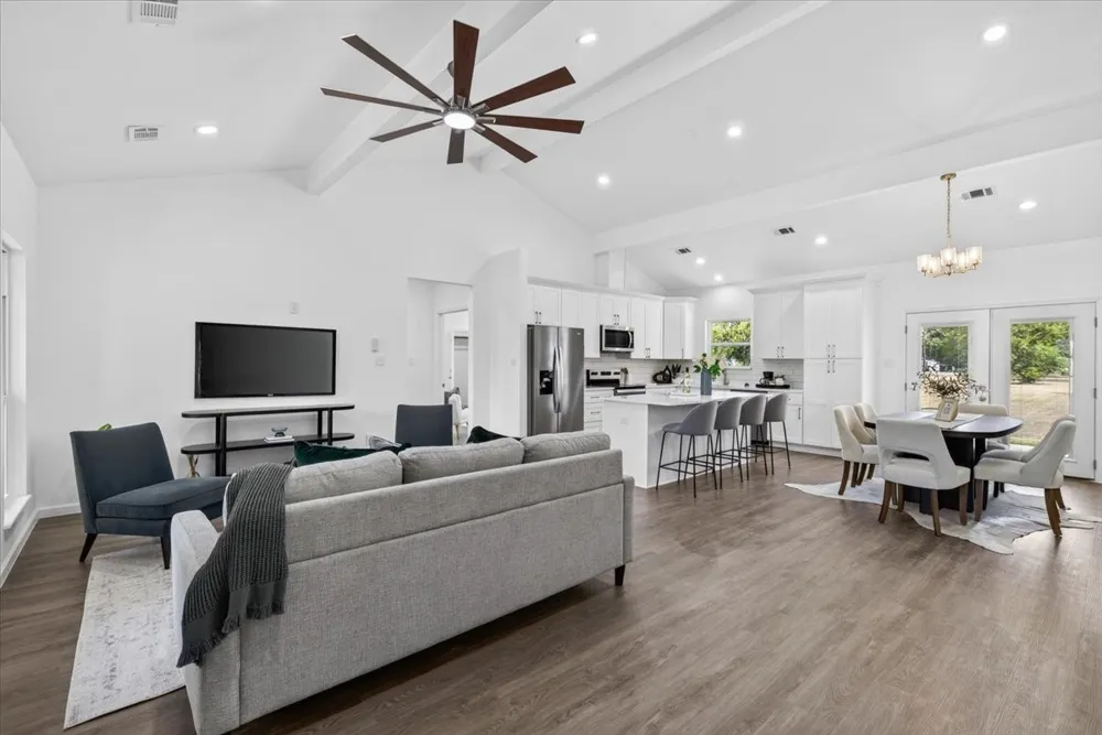 140 Bedfords Bend Gun Barrel City, TX 75156