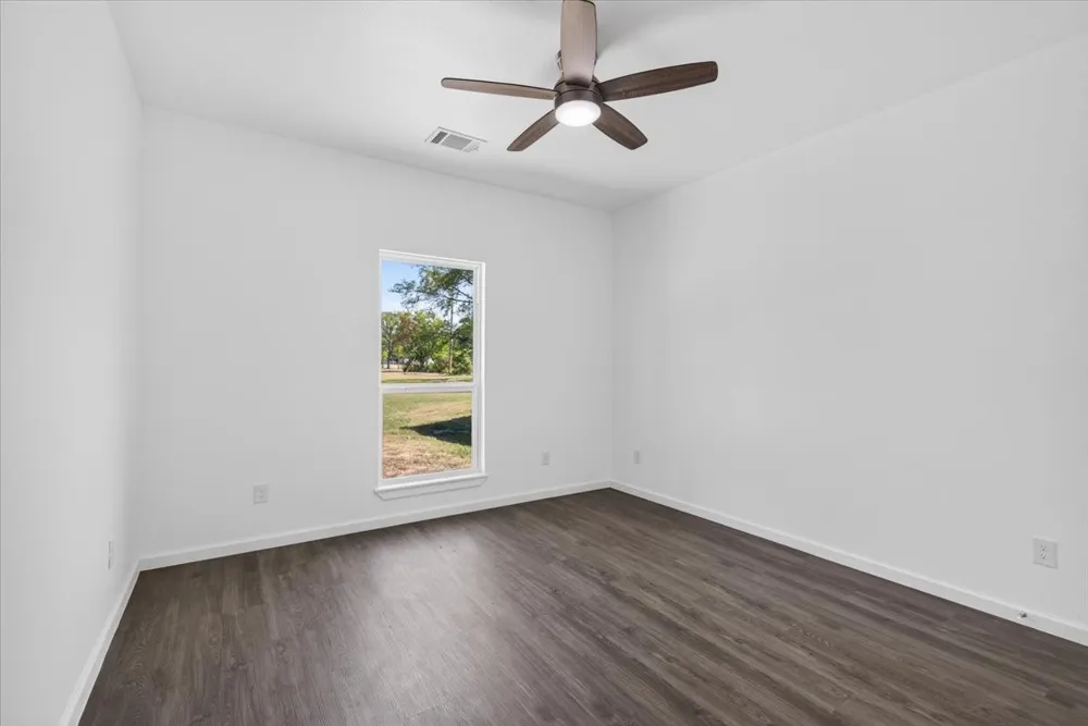 140 Bedfords Bend Gun Barrel City, TX 75156