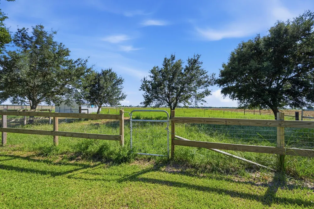 15104 Marek Lane Guy, TX 77444