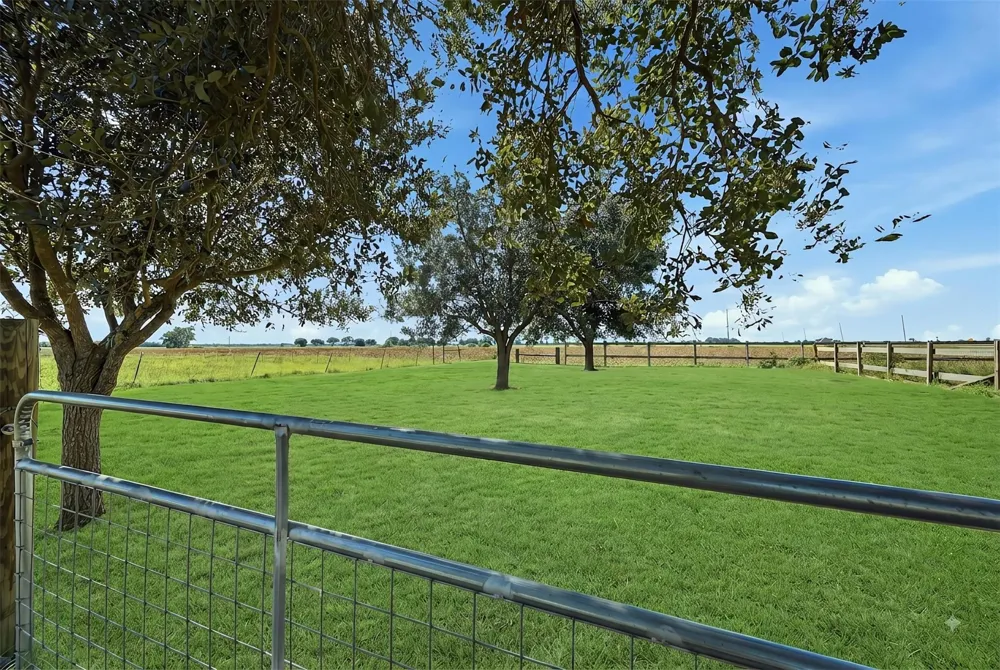 15104 Marek Lane Guy, TX 77444