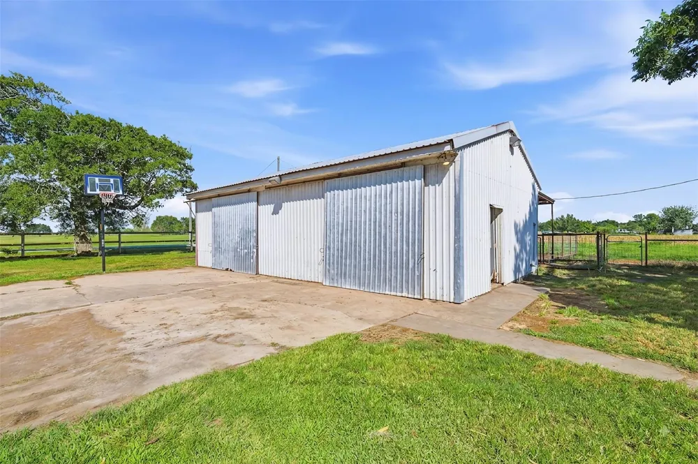 15104 Marek Lane Guy, TX 77444