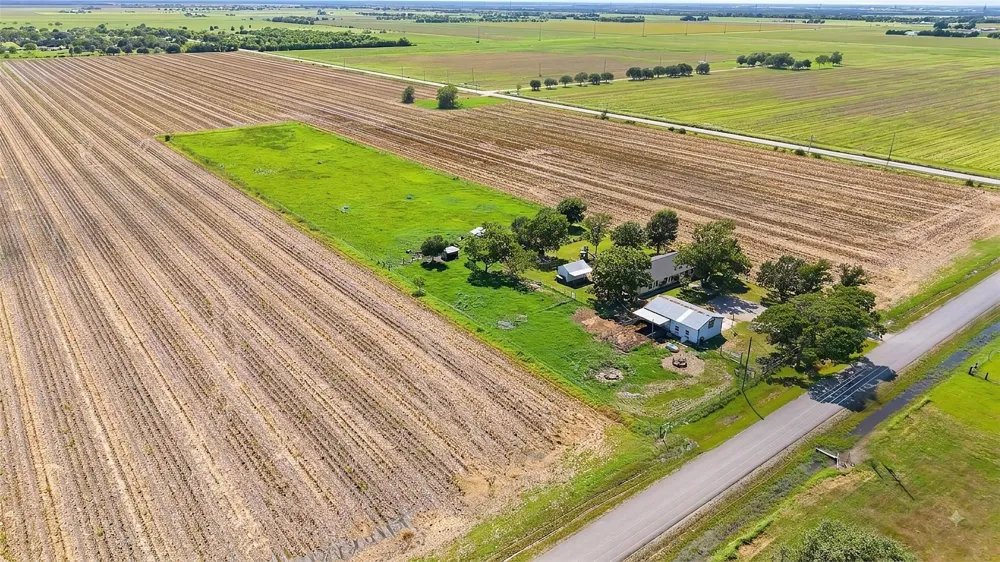 15104 Marek Lane Guy, TX 77444