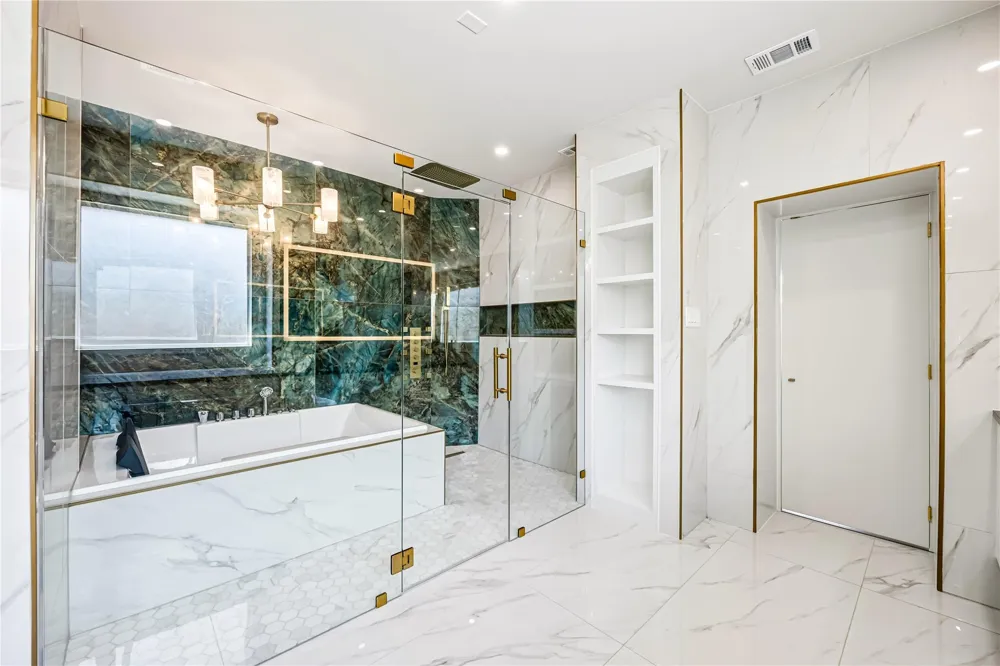 2401 Fastwater Creek Court Pearland, TX 77584
