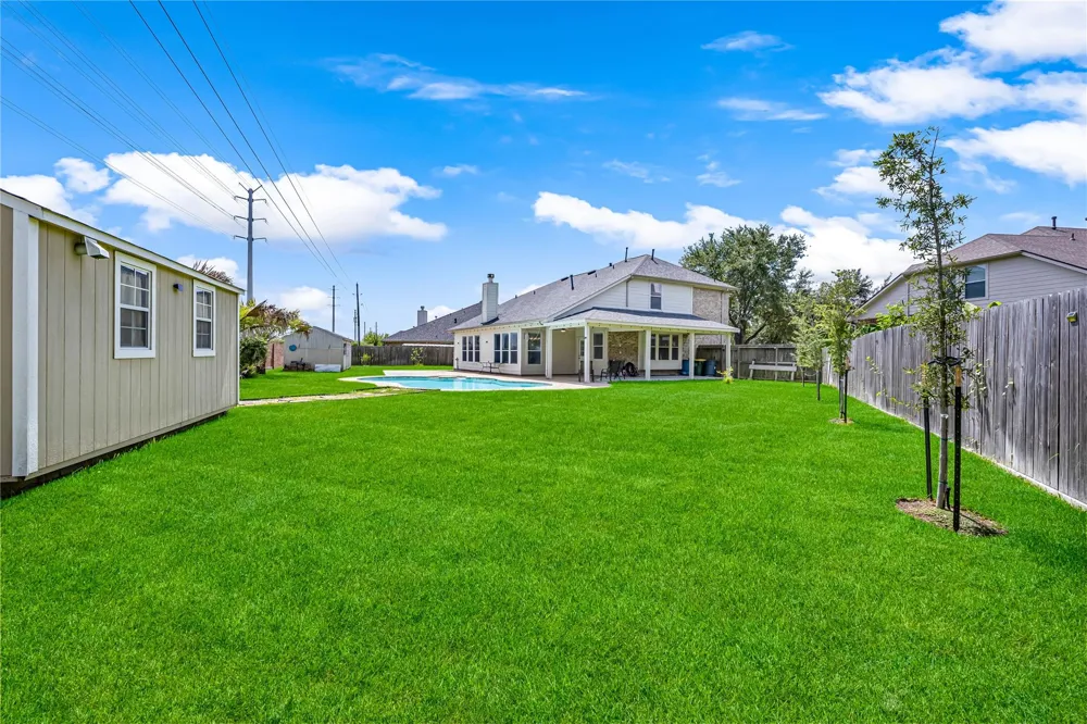 2401 Fastwater Creek Court Pearland, TX 77584
