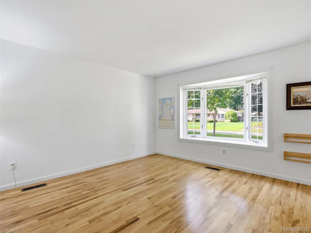 6271 Peach Drive Independence Charter Township, MI 48346