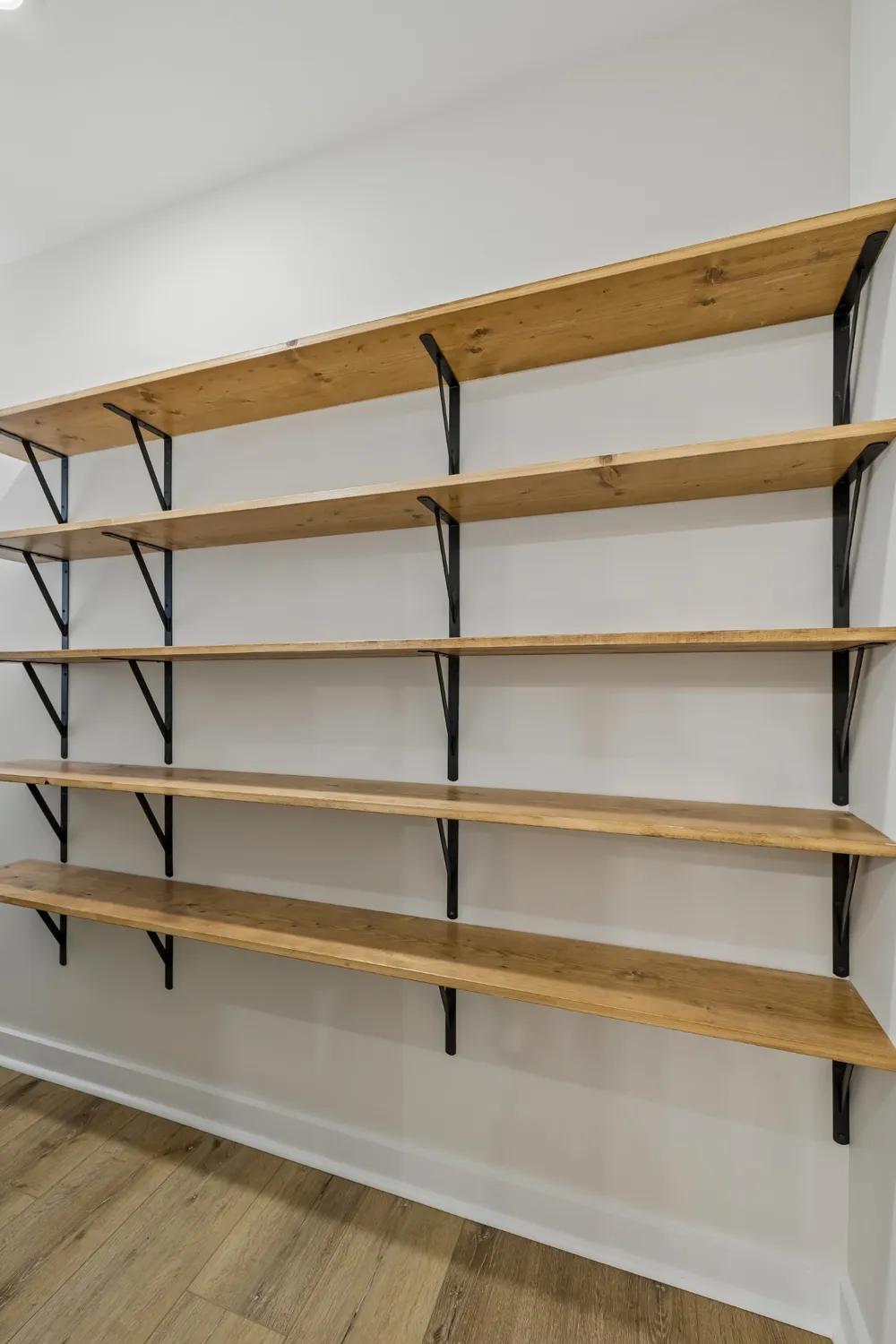127 Deer Valley Drive E Gordonsville, TN 38563