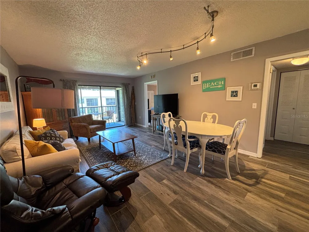 204 MEADOW LANE #204 Oldsmar, FL 34677