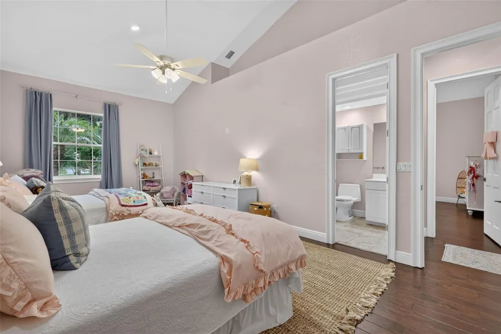 334 VISTA OAK DRIVE Longwood, FL 32779
