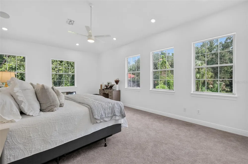 334 VISTA OAK DRIVE Longwood, FL 32779