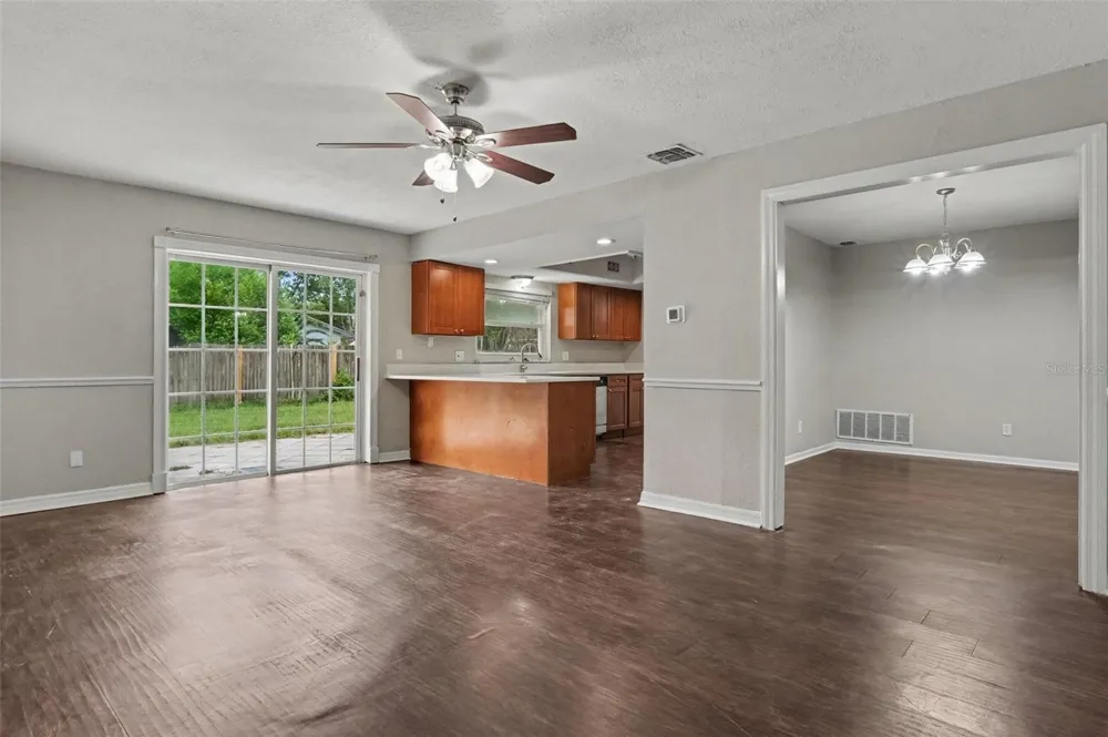 960 APPLE LANE Altamonte Springs, FL 32714