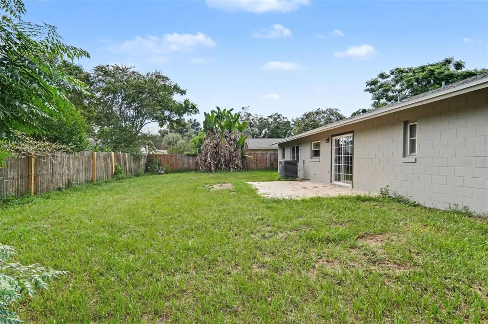 960 APPLE LANE Altamonte Springs, FL 32714