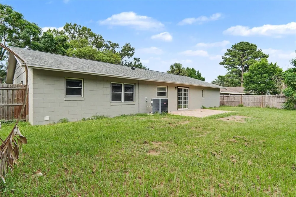 960 APPLE LANE Altamonte Springs, FL 32714