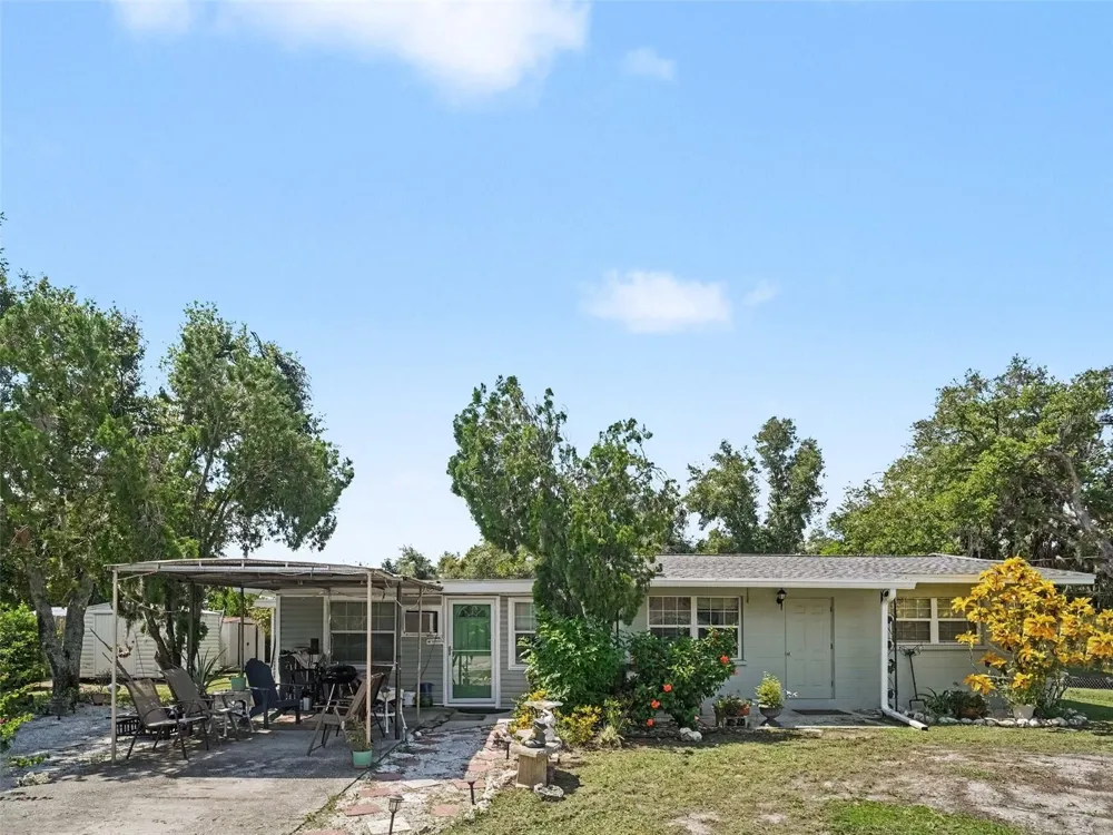 3090 11TH AVENUE E Bradenton, FL 34208