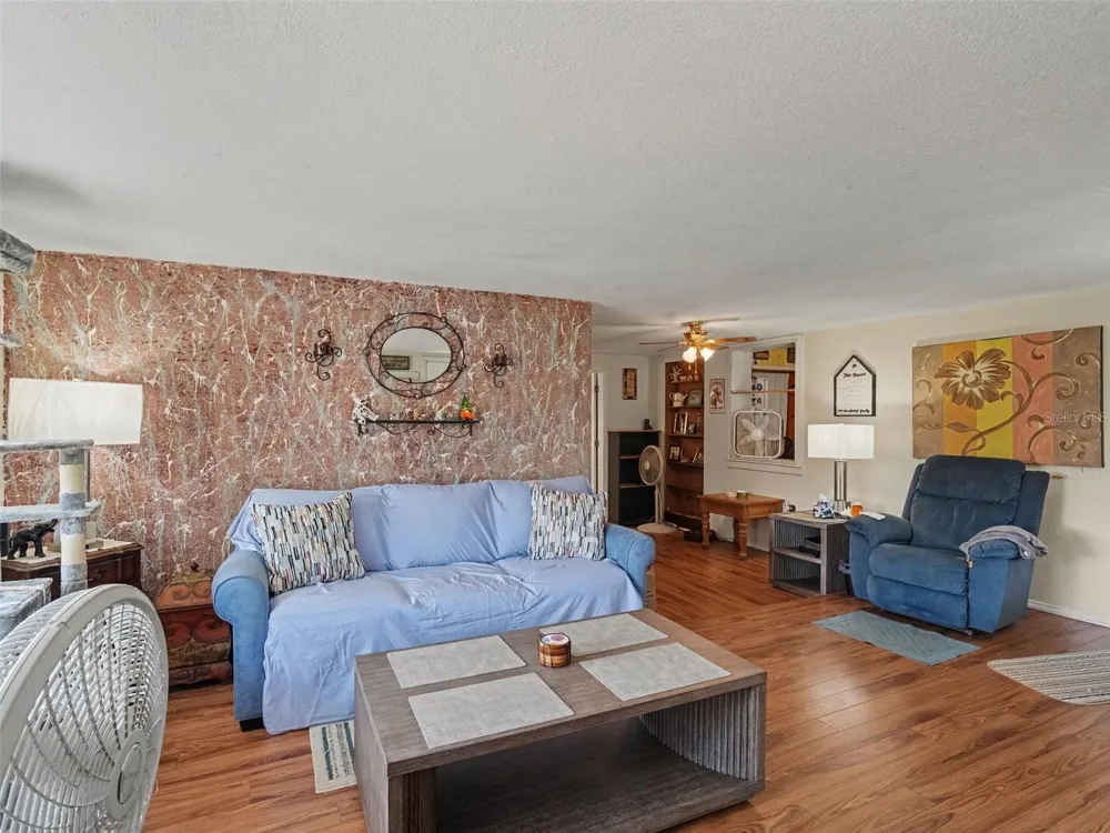 3090 11TH AVENUE E Bradenton, FL 34208