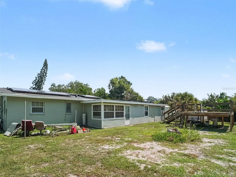 3090 11TH AVENUE E Bradenton, FL 34208