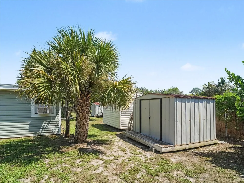 3090 11TH AVENUE E Bradenton, FL 34208