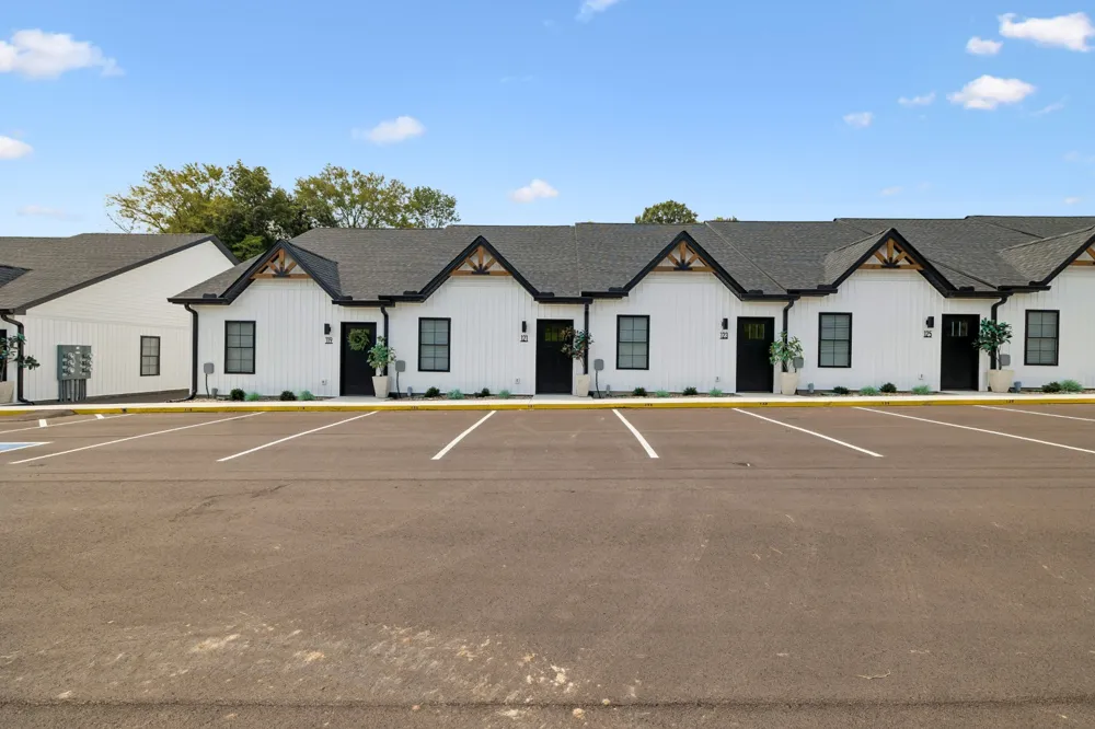 129 Deer Valley Drive E Gordonsville, TN 38563
