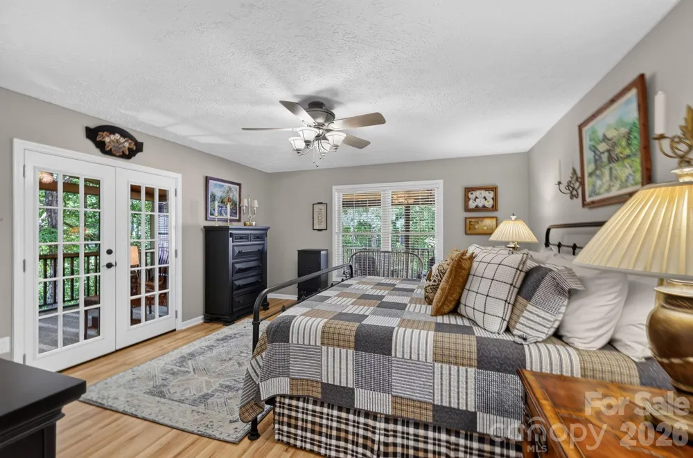 130 Cherokee Circle Lake Toxaway, NC 28747