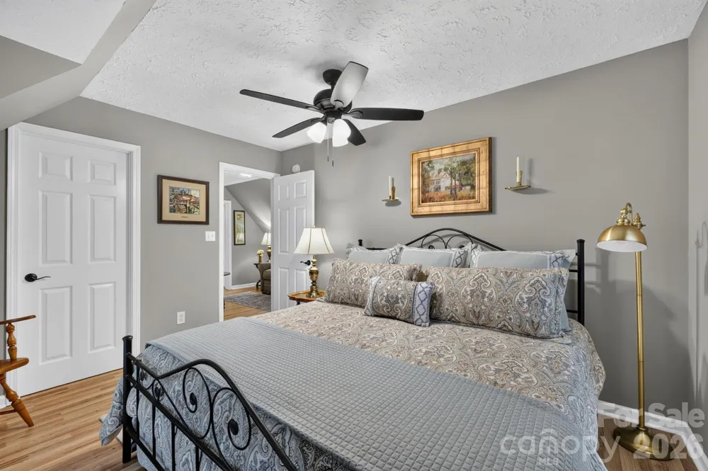 130 Cherokee Circle Lake Toxaway, NC 28747