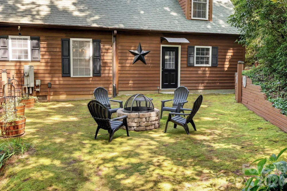 130 Cherokee Circle Lake Toxaway, NC 28747