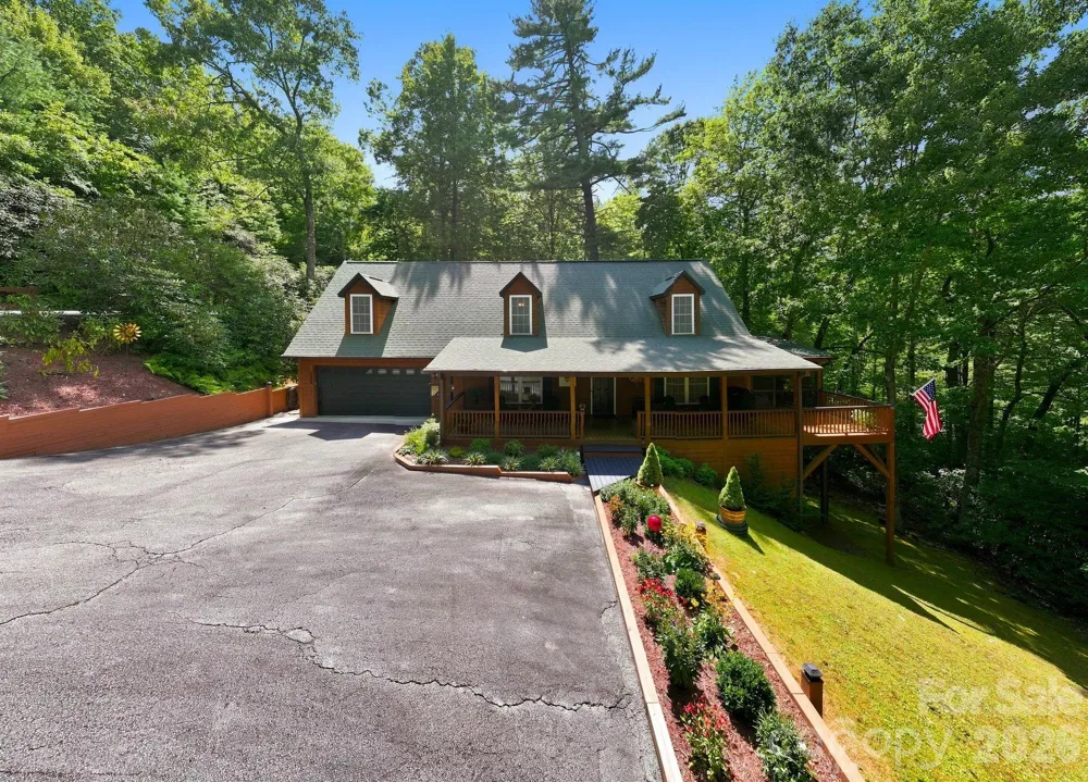 130 Cherokee Circle Lake Toxaway, NC 28747