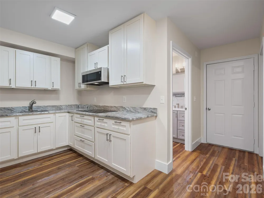 11 Tahchee Trail Fletcher, NC 28732