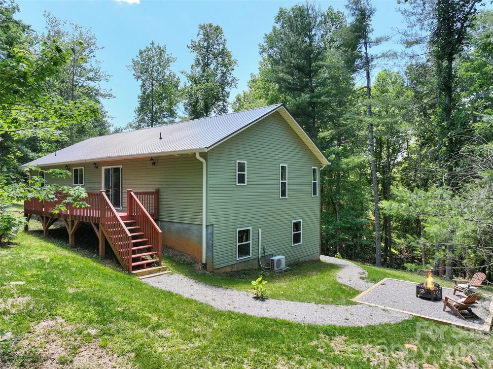11 Tahchee Trail Fletcher, NC 28732