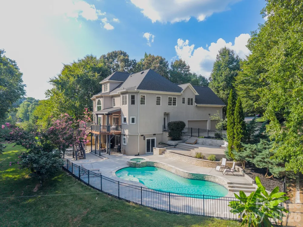 2006 Sandy Pond Lane Waxhaw, NC 28173