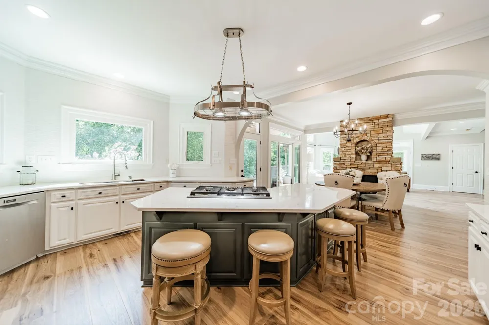 2006 Sandy Pond Lane Waxhaw, NC 28173