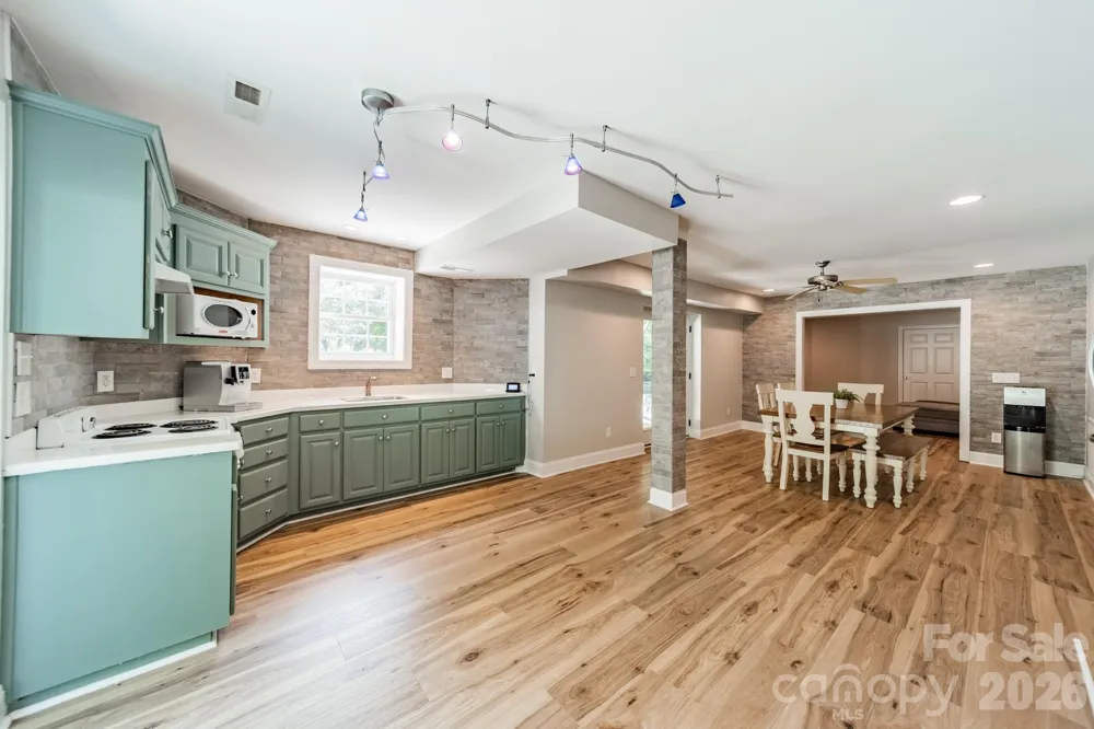 2006 Sandy Pond Lane Waxhaw, NC 28173