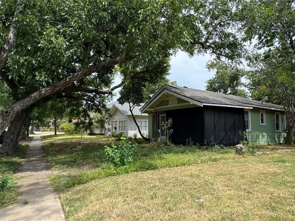 120 S Montclair Avenue Dallas, TX 75208
