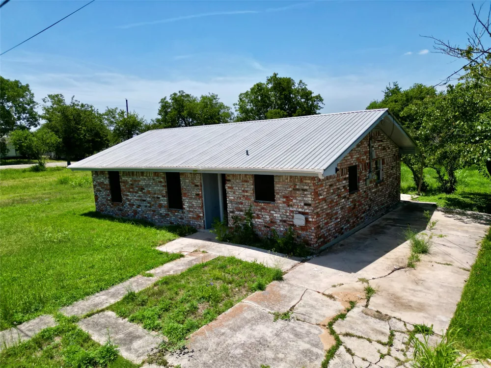 209 Prairie Avenue Rogers, TX 76569
