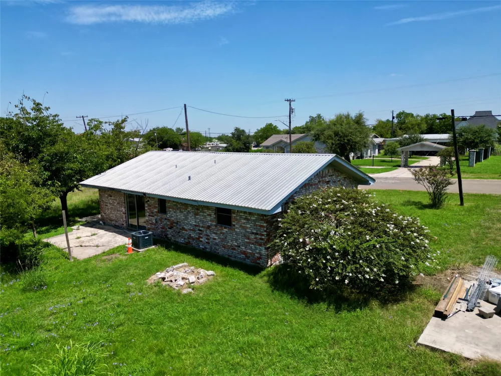 209 Prairie Avenue Rogers, TX 76569