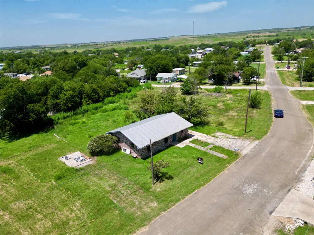 209 Prairie Avenue Rogers, TX 76569