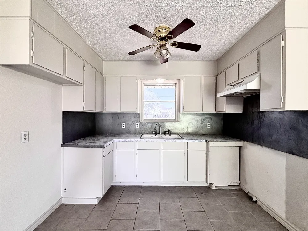 209 Prairie Avenue Rogers, TX 76569